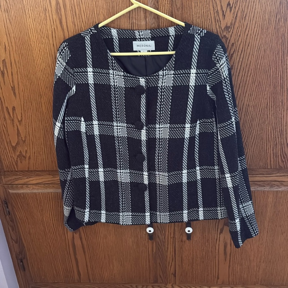 Black, white and gray plaid jacket size large